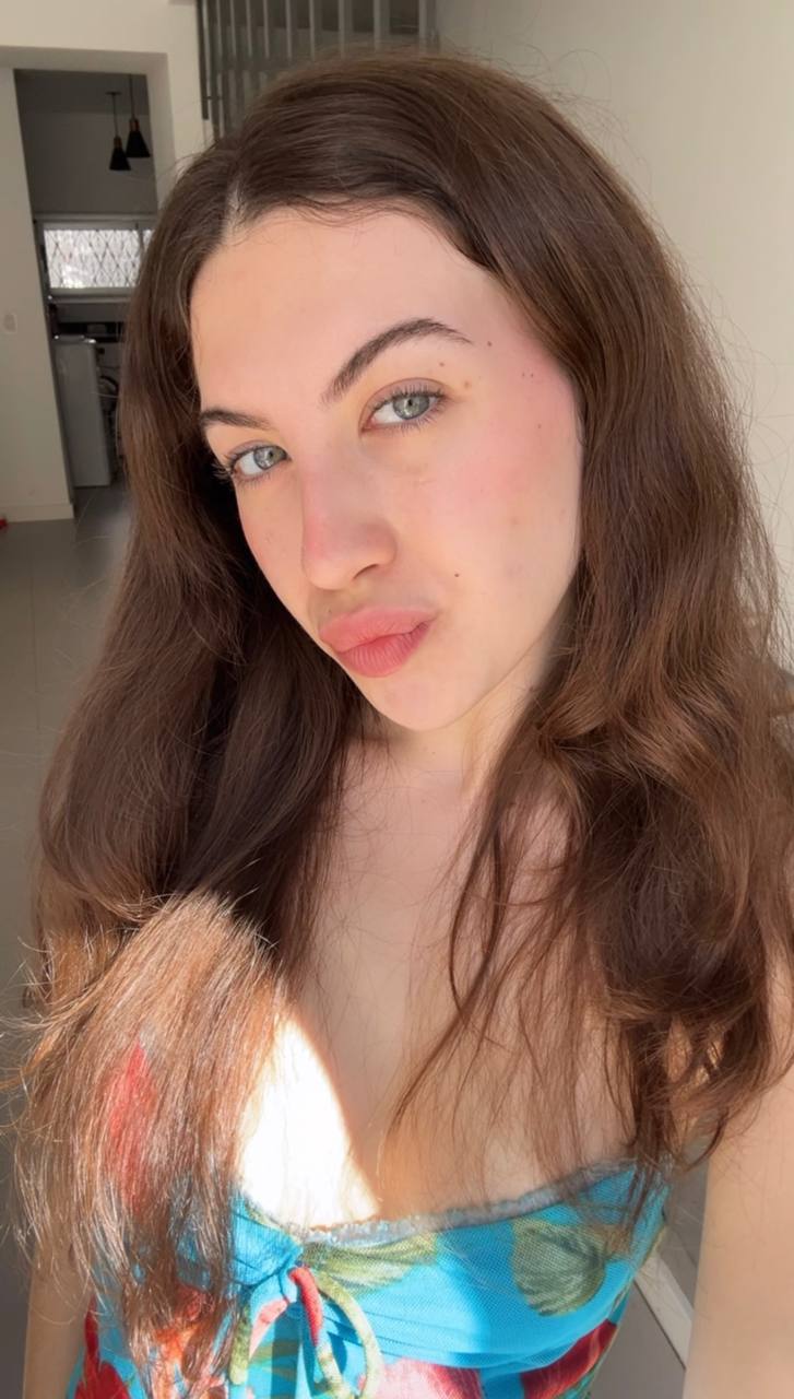 Nude girl Amber in Ngerulmud