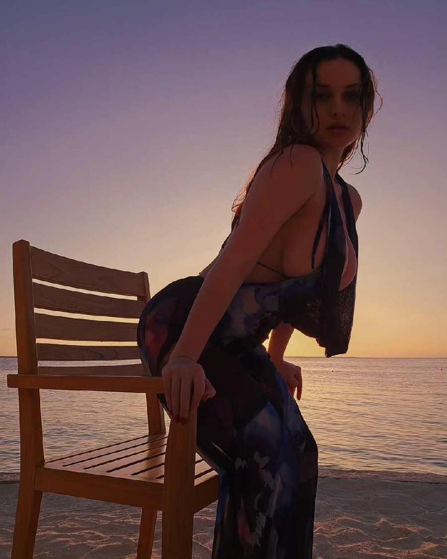 Sexy girl Miranda Faith nude in Ngerulmud