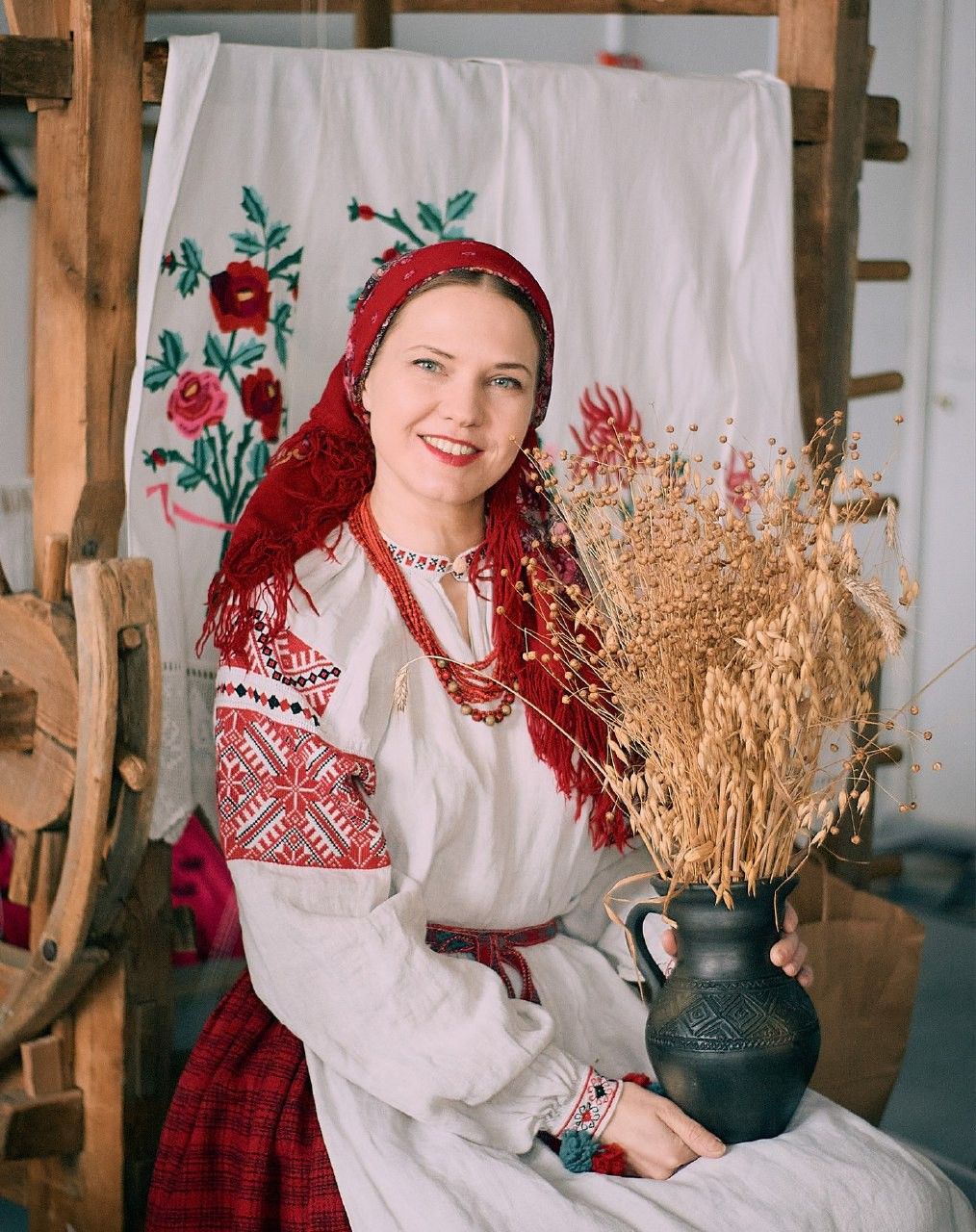 Women in Slavic costumes in Ngerulmud