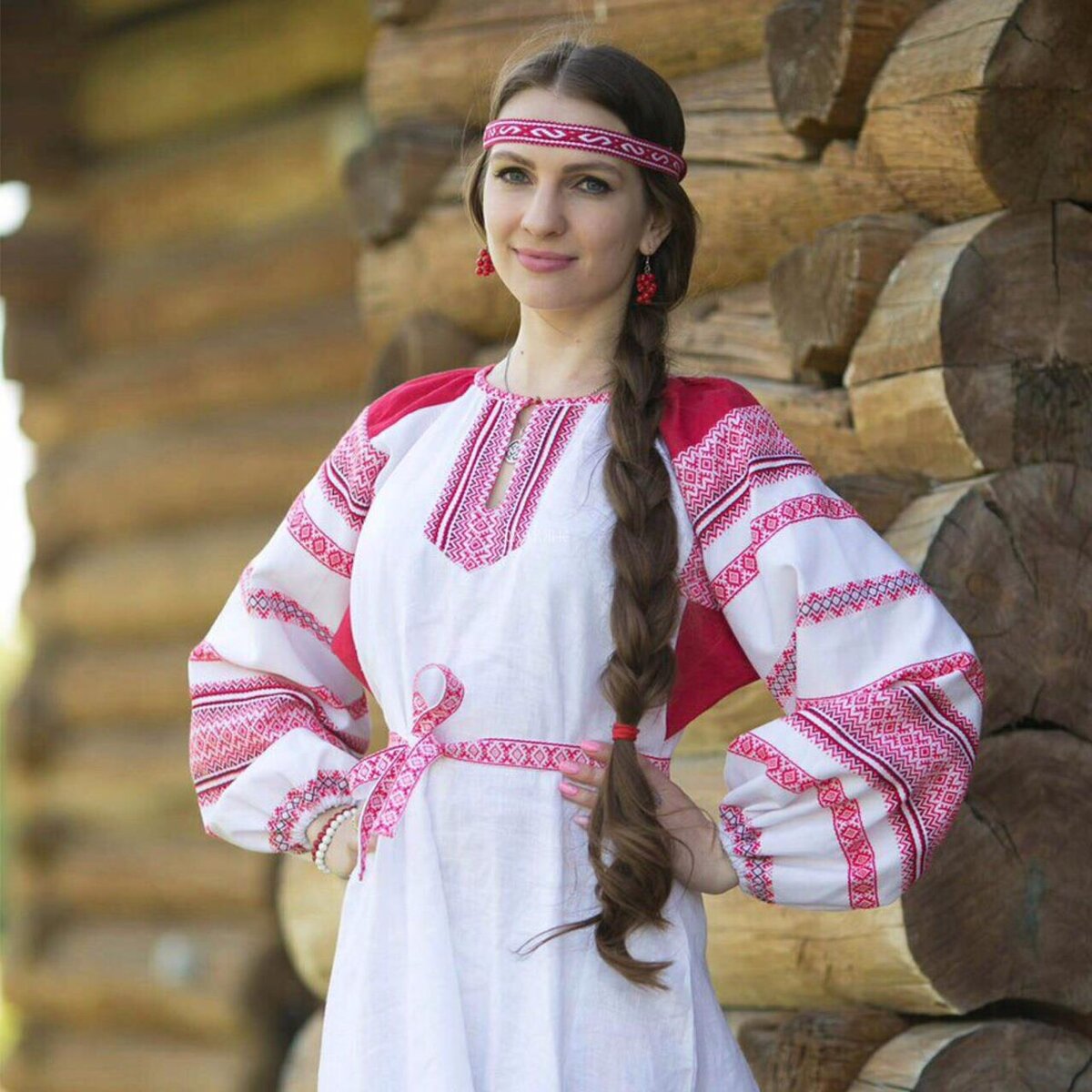 Girls in Slavic costumes in Ngerulmud