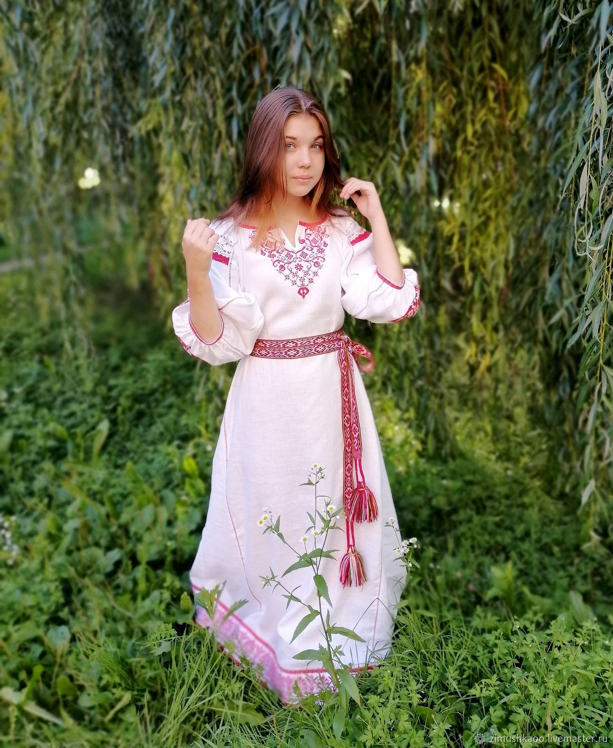 Girl Girls in Slavic costumes in Ngerulmud