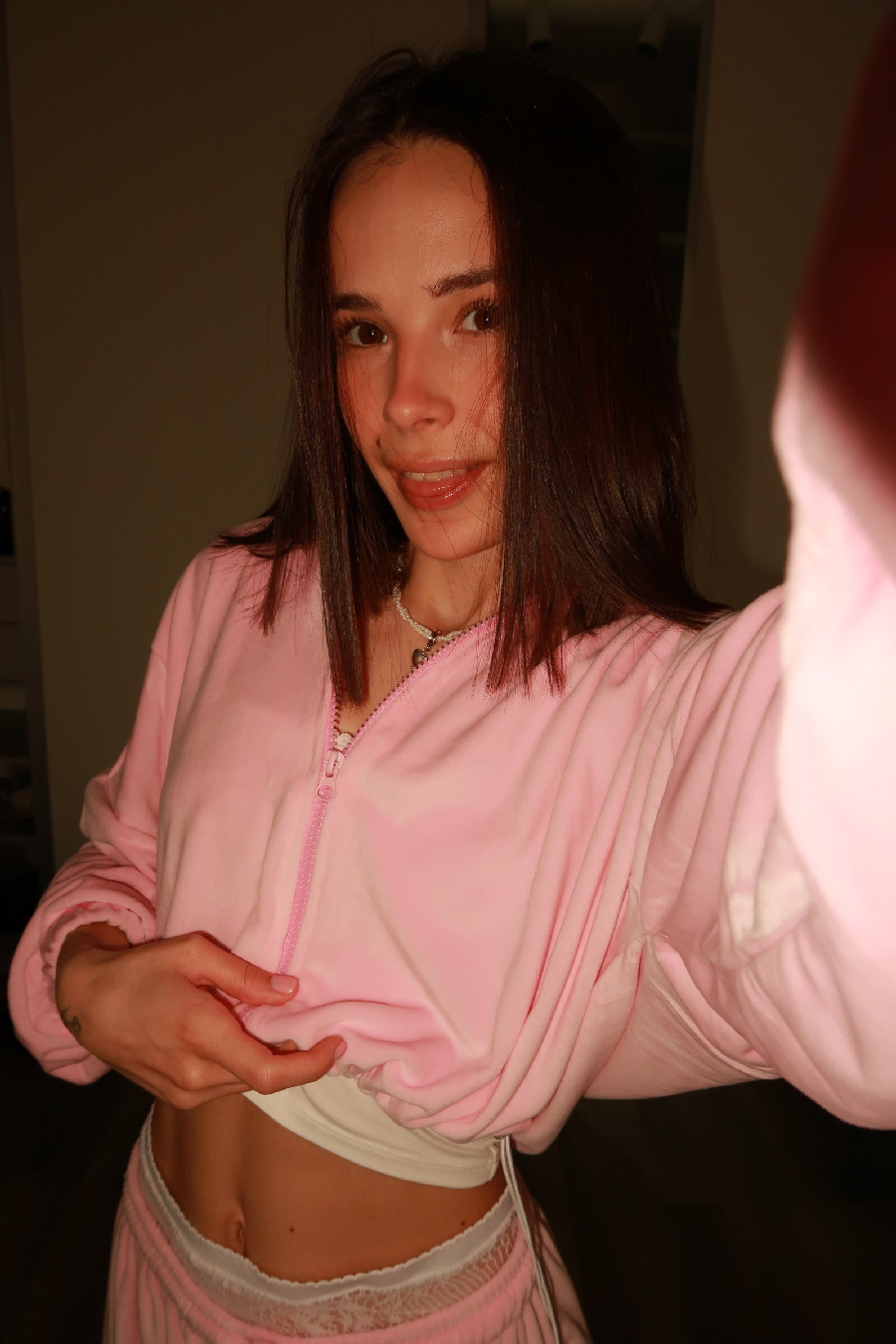 Tina brings the glow — live moments in Ngerulmud